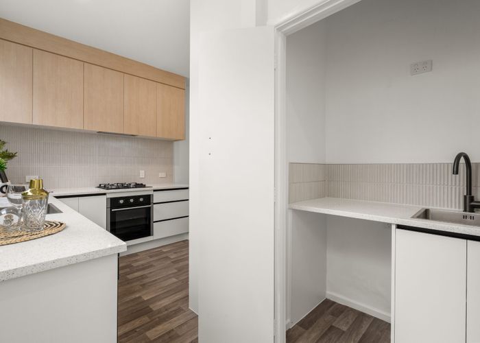  at 32 Forest Lake Road, Forest Lake, Hamilton, Waikato