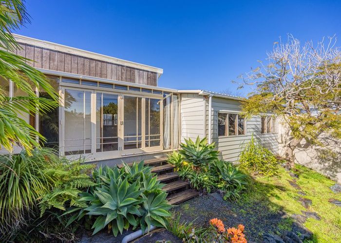  at 1289A Whangaparaoa Road, Army Bay, Whangaparāoa