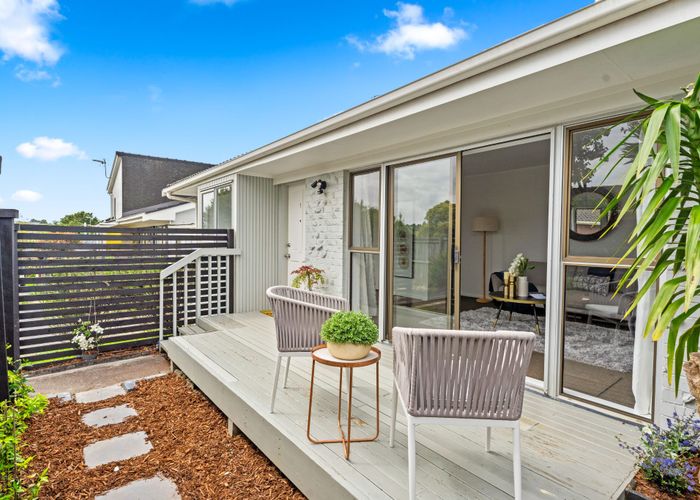  at 1/307A Wairau Road, Totara Vale, Auckland