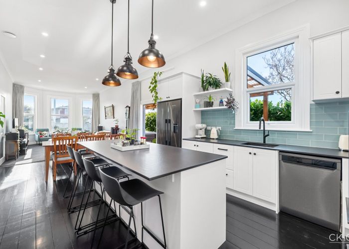  at 82 Knights Road, Lower Hutt, Lower Hutt, Wellington