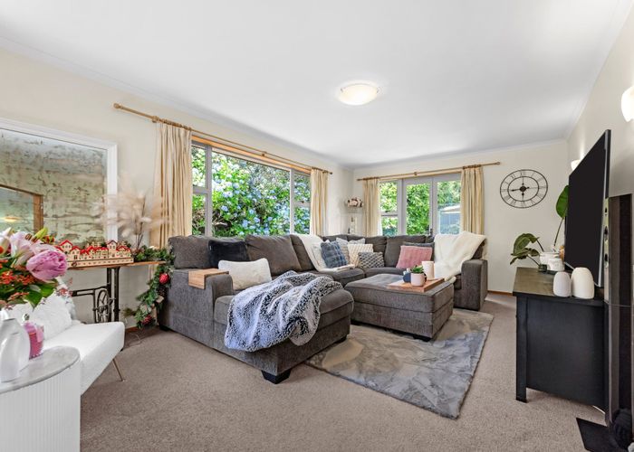  at 86 Albany Highway, Greenhithe, Auckland