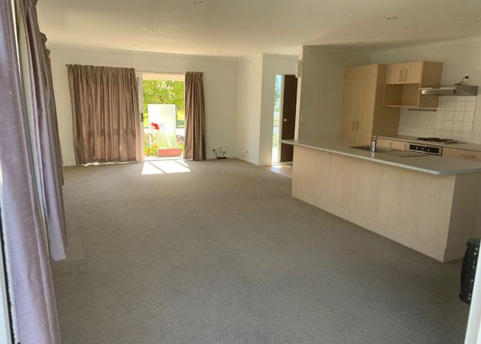  at 4 Poaka Avenue, Takanini, Papakura, Auckland