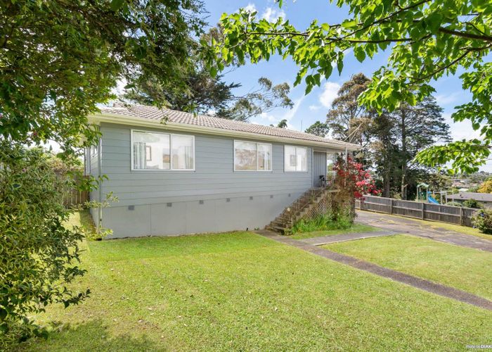  at 18 Gallony Avenue, Massey, Waitakere City, Auckland