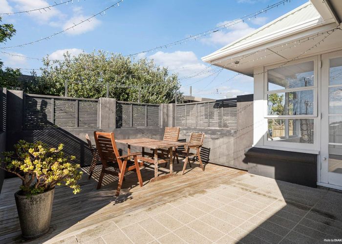  at 1/12 Raleigh Road, Northcote, Auckland