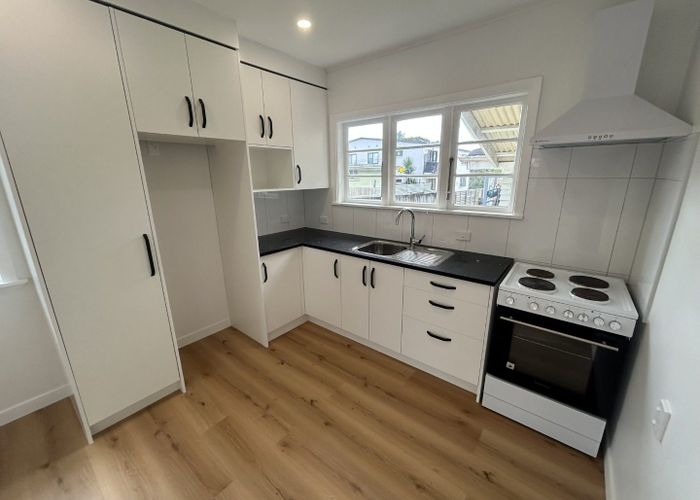  at 1/16 kaponga Crescent, New Lynn, Waitakere City, Auckland