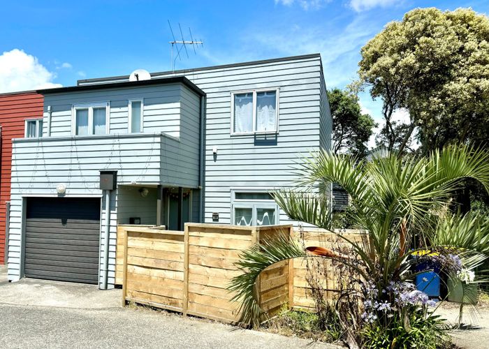  at 39 Albionvale Road, Glen Eden, Auckland