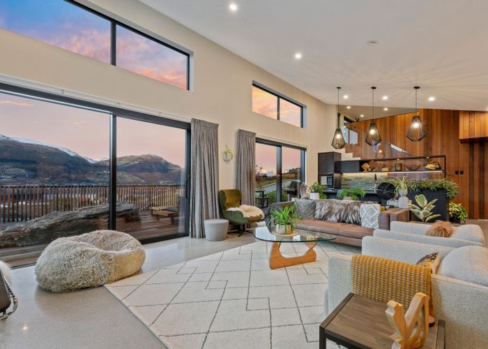  at 11 Red Deer Rise, Kelvin Heights, Queenstown