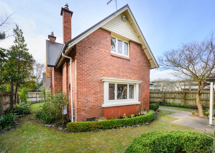  at 21 Batt Street, West End, Palmerston North, Manawatu / Whanganui