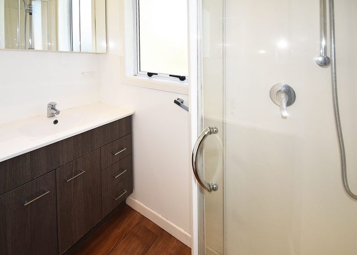  at 52 Beaubank Road, Kelston, Waitakere City, Auckland
