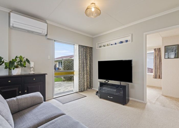  at 10 Ellesmere Crescent, Highbury, Palmerston North, Manawatu / Whanganui