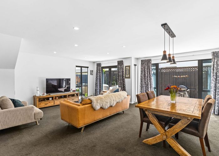  at 2/23 Stoneyhurst Street, St Albans, Christchurch