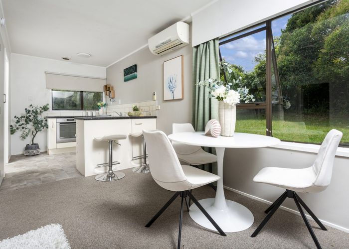  at 2/20 Gladys Avenue, Glenfield, North Shore City, Auckland