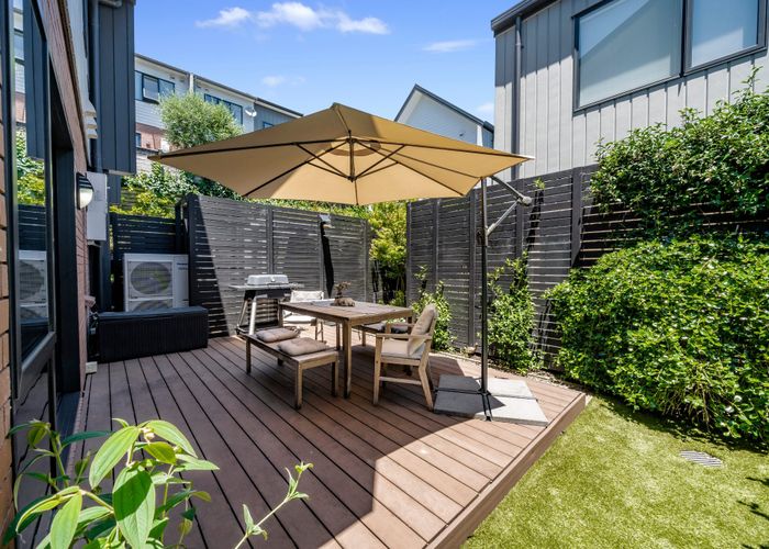  at 4 Windlass Street, Long Bay, Auckland