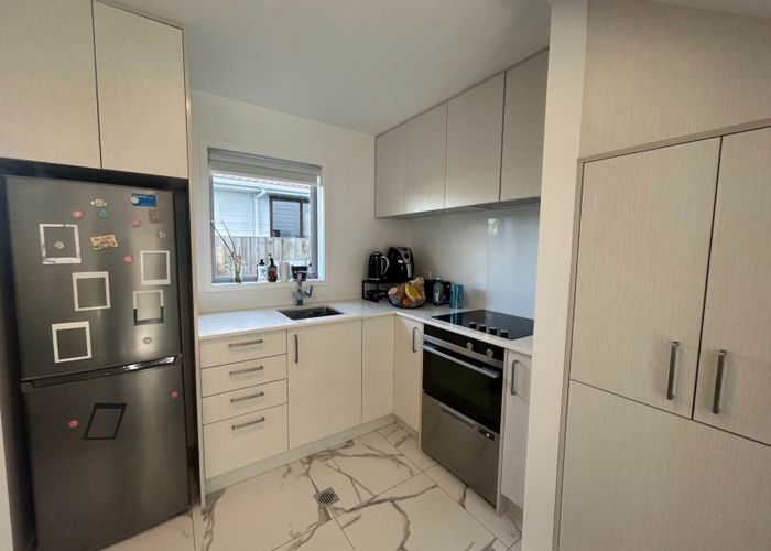  at 9/8 Yeovil Road, Te Atatu Peninsula, Waitakere City, Auckland