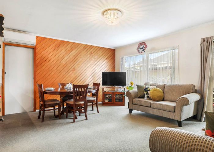  at 2/5 West Street, Papakura, Papakura, Auckland