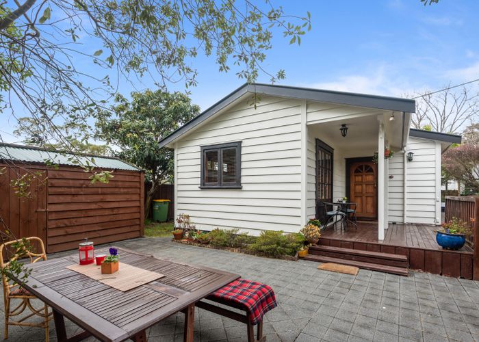 Free property data for 89 Kaurilands Road, Titirangi, Auckland homes