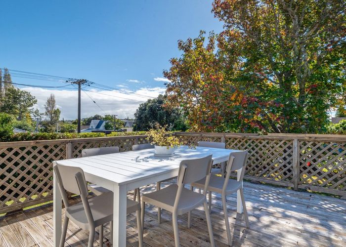  at 6 Alma Road, Milford, Auckland