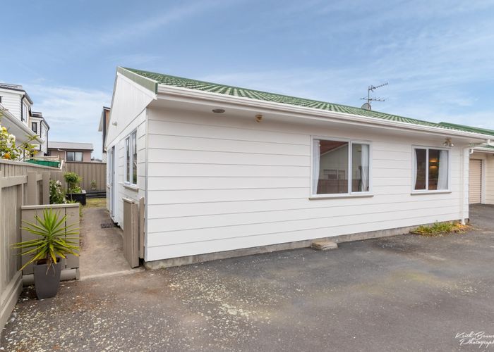  at 2/61 Main Road, Titahi Bay, Porirua