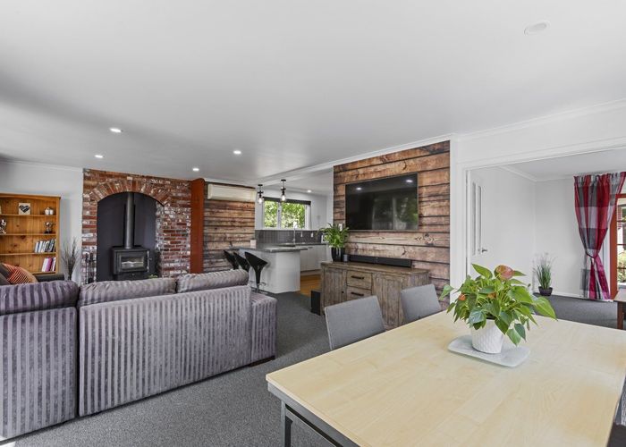  at 104 Main North Road, Woodend, Woodend