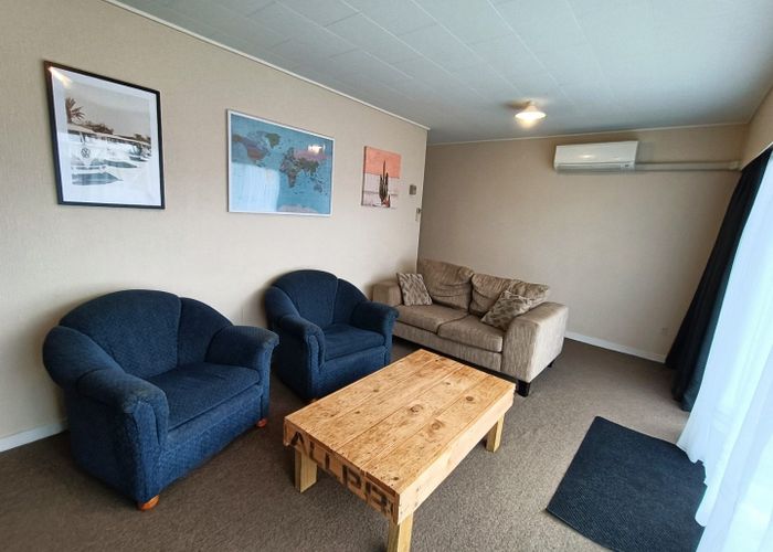  at 2/45 Royal St , Ebdentown, Upper Hutt, Wellington