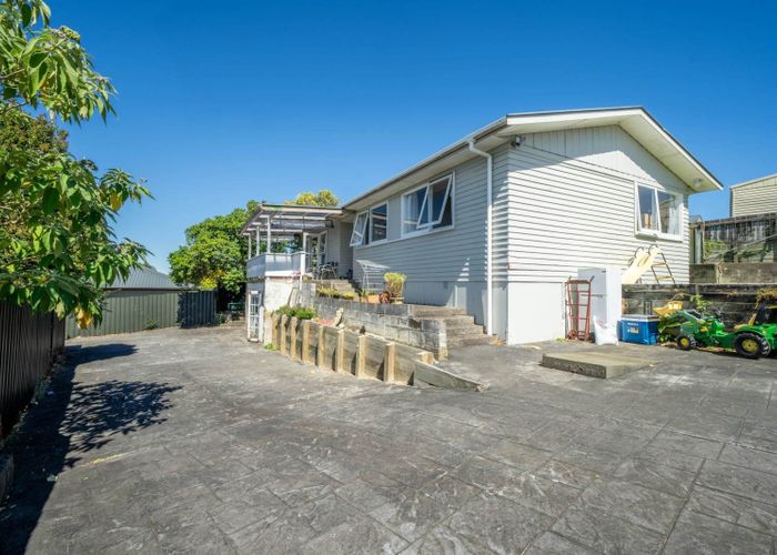  at 6 Valencia Place, Manurewa, Manukau City, Auckland