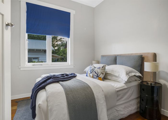 at 9 Hillsborough Road, Hillsborough, Auckland