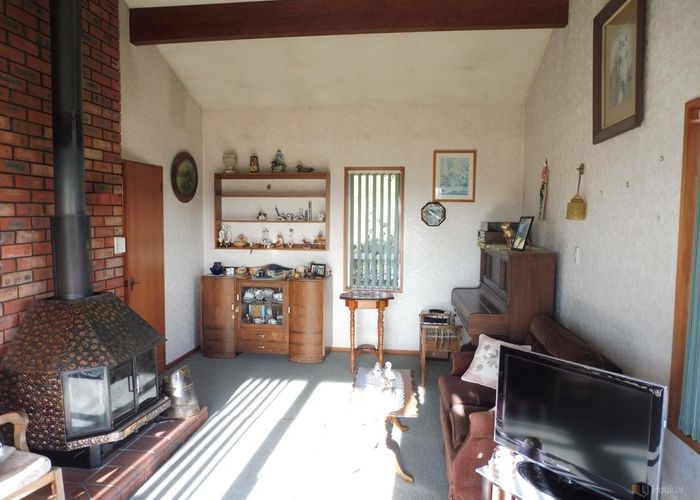  at 294 Downs Road, Geraldine Downs