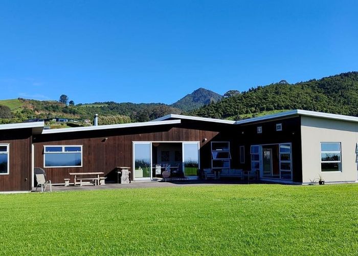  at 4 Ekuarangi Place, Oakura, New Plymouth, Taranaki