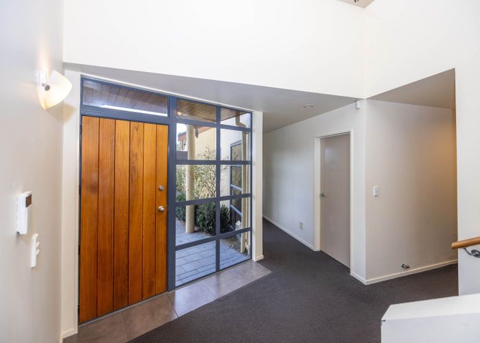  at 52 Keswick Crescent, Huntington, Hamilton