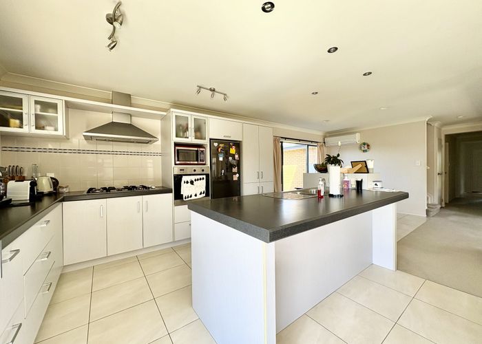  at 6 Bellshill Close, Wattle Downs, Manukau City, Auckland