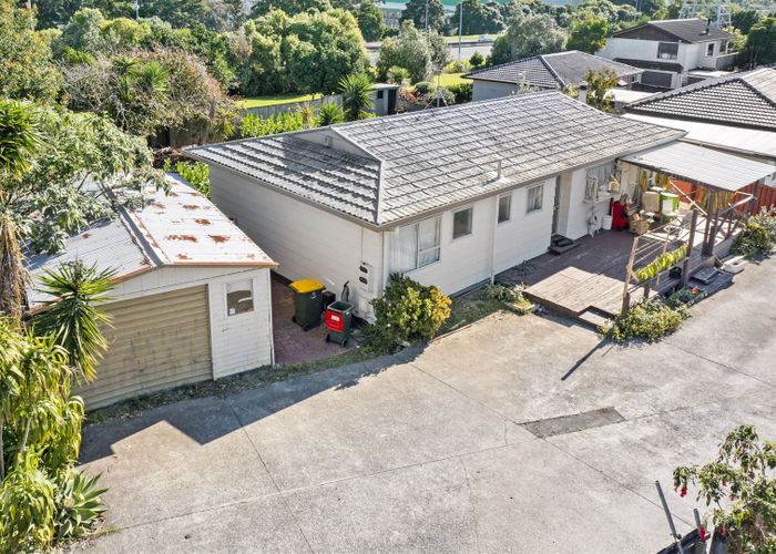  at 44 Sikkim Crescent, Clover Park, Auckland