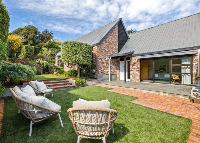  at 5 Shalamar Drive, Cashmere, Christchurch City, Canterbury
