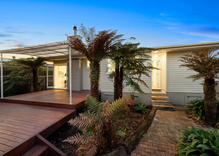 at 8 Esmeralda Avenue, Avondale, Auckland City, Auckland