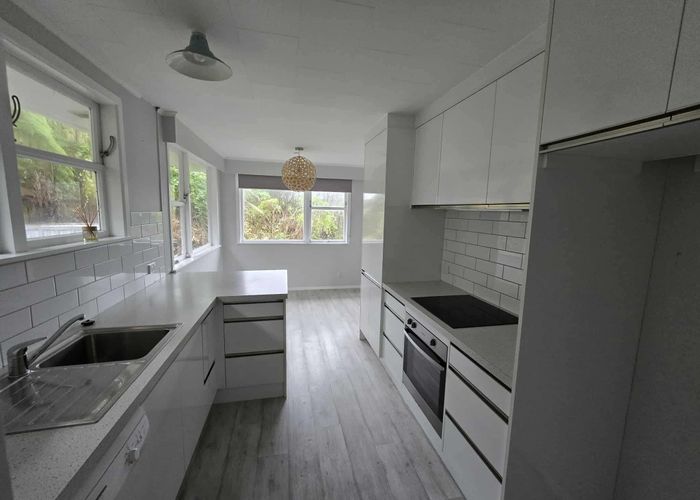  at 6 Wyndham Road, Pinehaven, Upper Hutt, Wellington