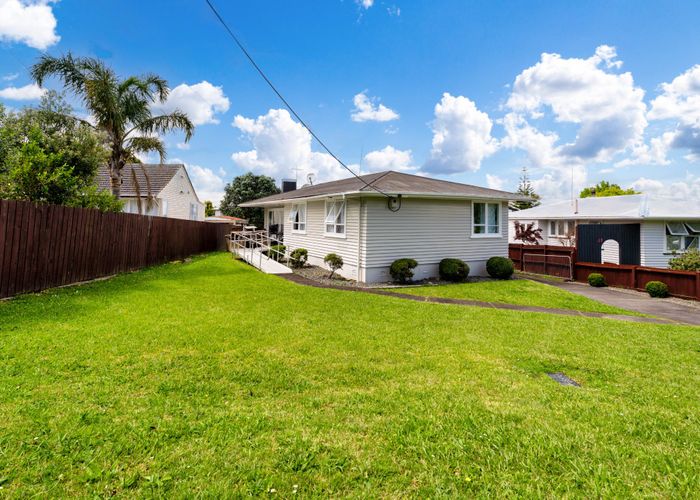 at 39 Coniston Avenue, Te Atatu South, Waitakere City, Auckland