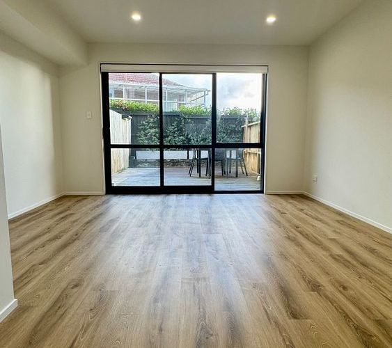 at 7/25 Vodanovich Road, Te Atatu South, Waitakere City, Auckland