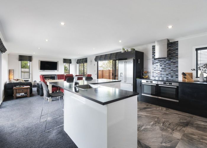  at 9 Saint Heliers Grove, Fitzherbert, Palmerston North, Manawatu / Whanganui