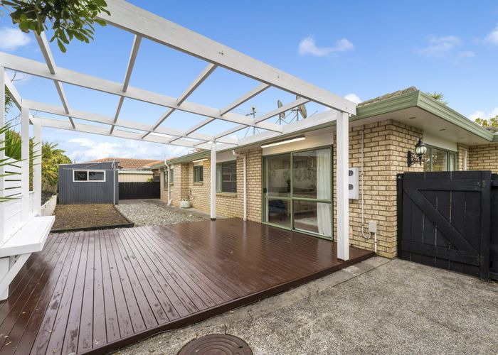  at 2 Ferngrove Avenue, Ranui, Waitakere City, Auckland