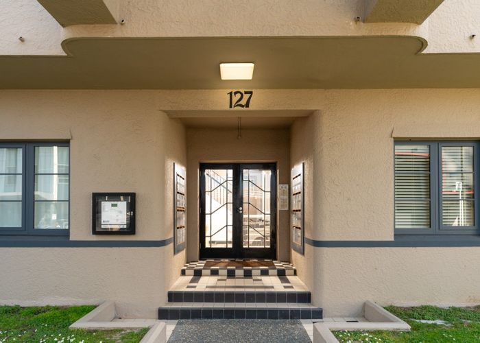  at 2/127 Molesworth Street, Thorndon, Wellington, Wellington