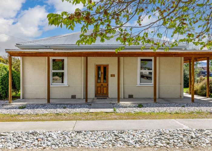  at 51 Leask Street, Omakau