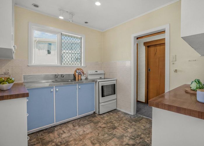  at 16 Clematis Grove, Maungaraki, Lower Hutt, Wellington