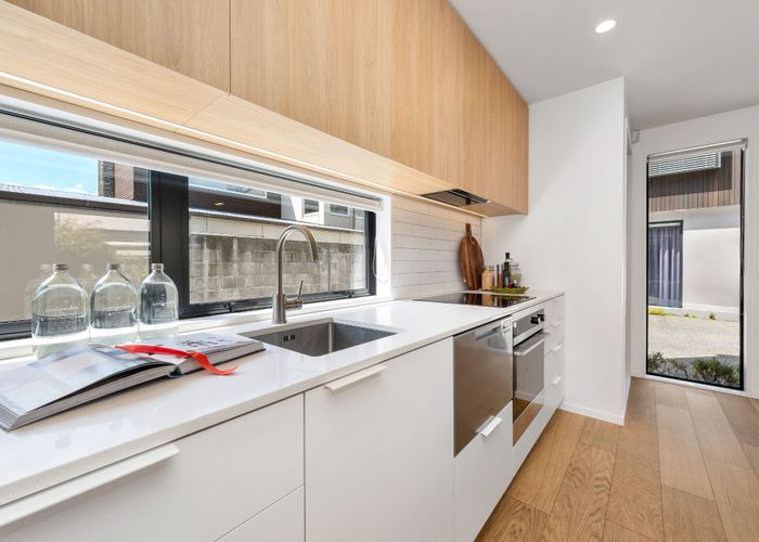  at 2/126 Rugby Street, Merivale, Christchurch City, Canterbury