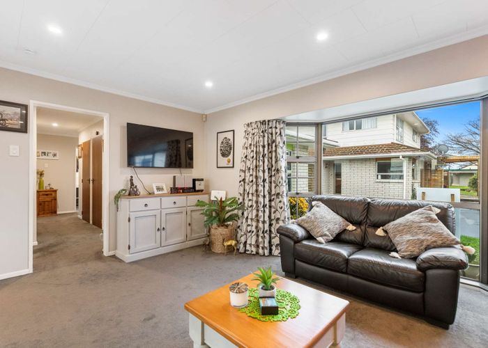  at 2/4 Meadowbrook Drive, Cloverlea, Palmerston North