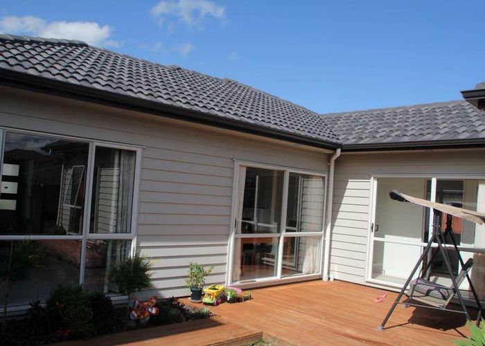  at 8 Stamford Crescent, Flat Bush, Manukau City, Auckland