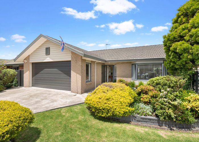  at 18 Motutapu Avenue, Manly, Whangaparaoa