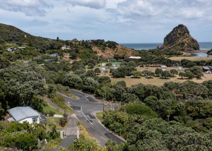  at 5 Glenesk Road, Piha