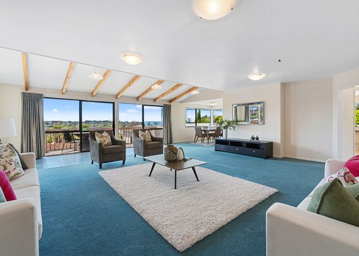  at 852 Beach Road, Waiake, Auckland