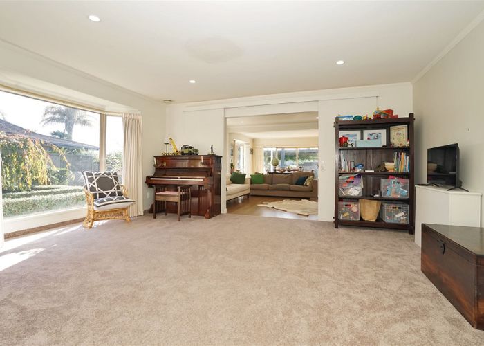  at 16 Harrowfield Drive, Harrowfield, Hamilton