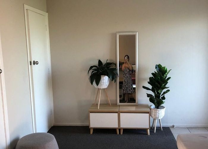  at 4/12 Dinglebank Road, Mount Wellington, Auckland