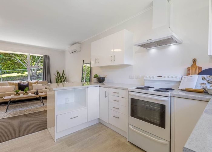 at 4/213 Penrose Road, Mount Wellington, Auckland